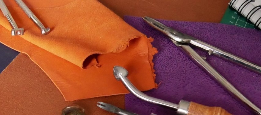 le cuir et des outils